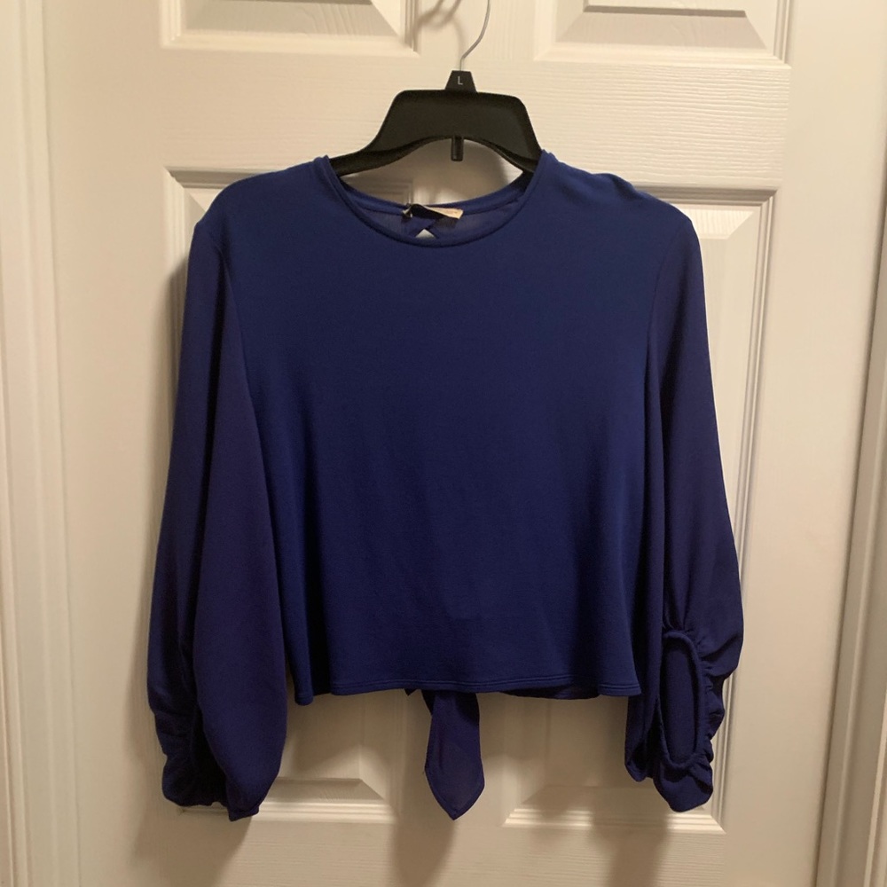 Cute, Royal blue top!